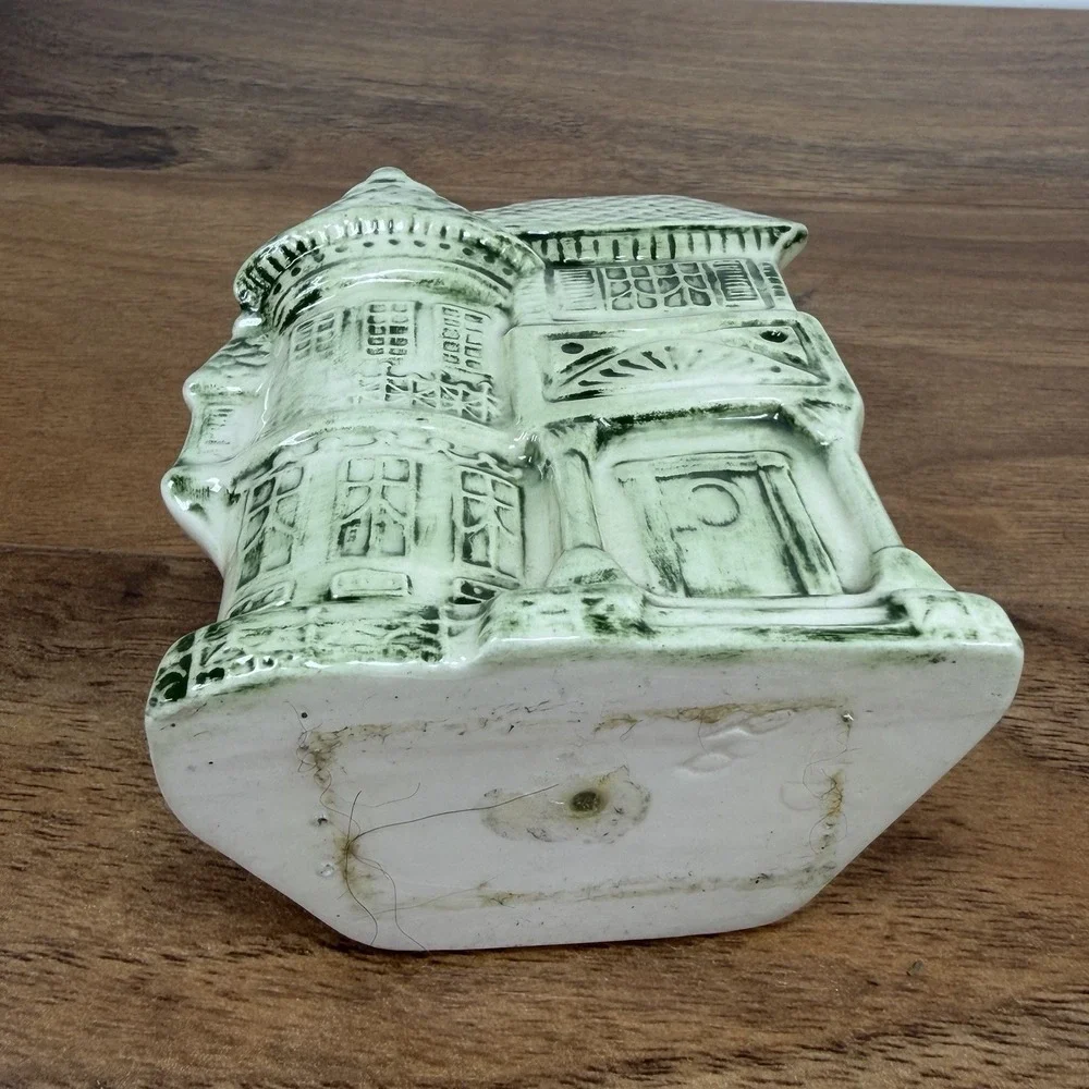 VTG Victorian House Ceramic Wall Pocket Floral Vase Cottagecore English Country